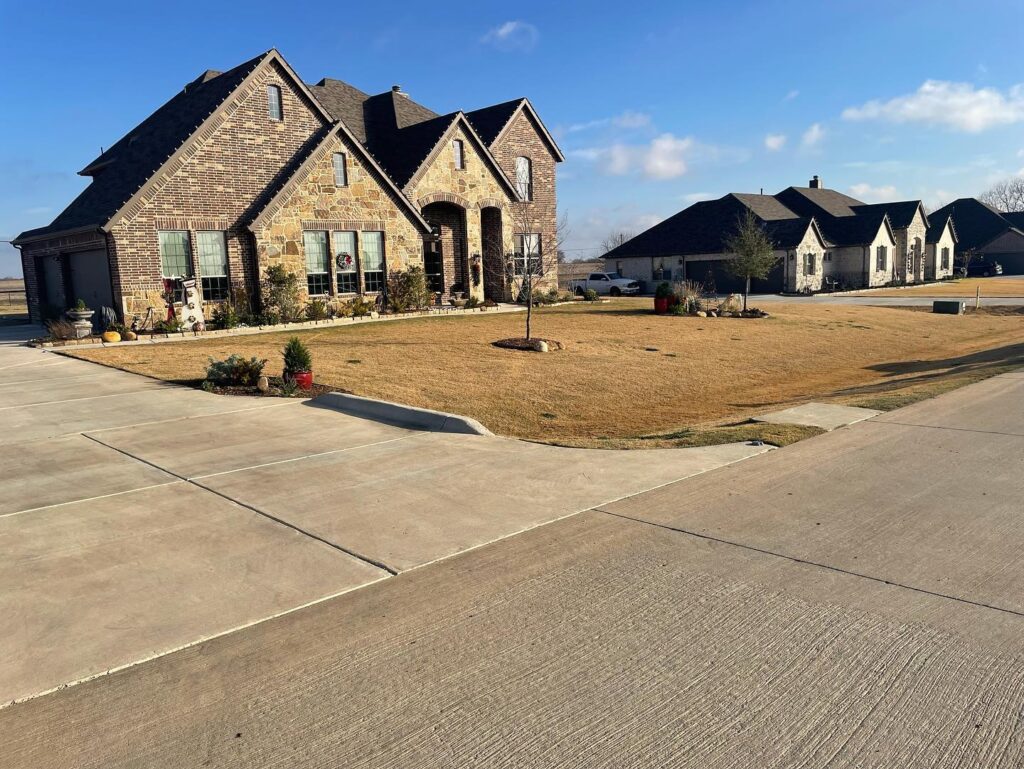 Lawn care and landscaping in North Texas by Barefoot Lawn Maintenance